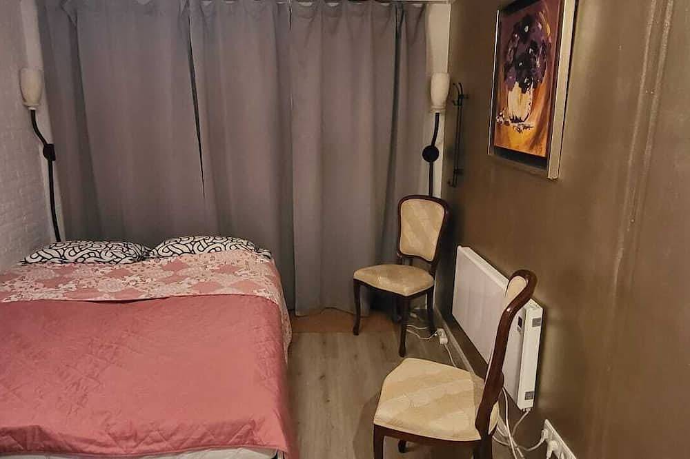 Private room with en-suite bathroom, separate entrance, cozy and comfortable. in Hengelo, Twente
