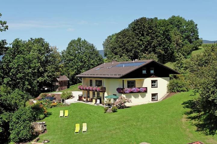 Ferienwohnung für 5 Personen, mit Terrasse und Garten in Drachselsried
