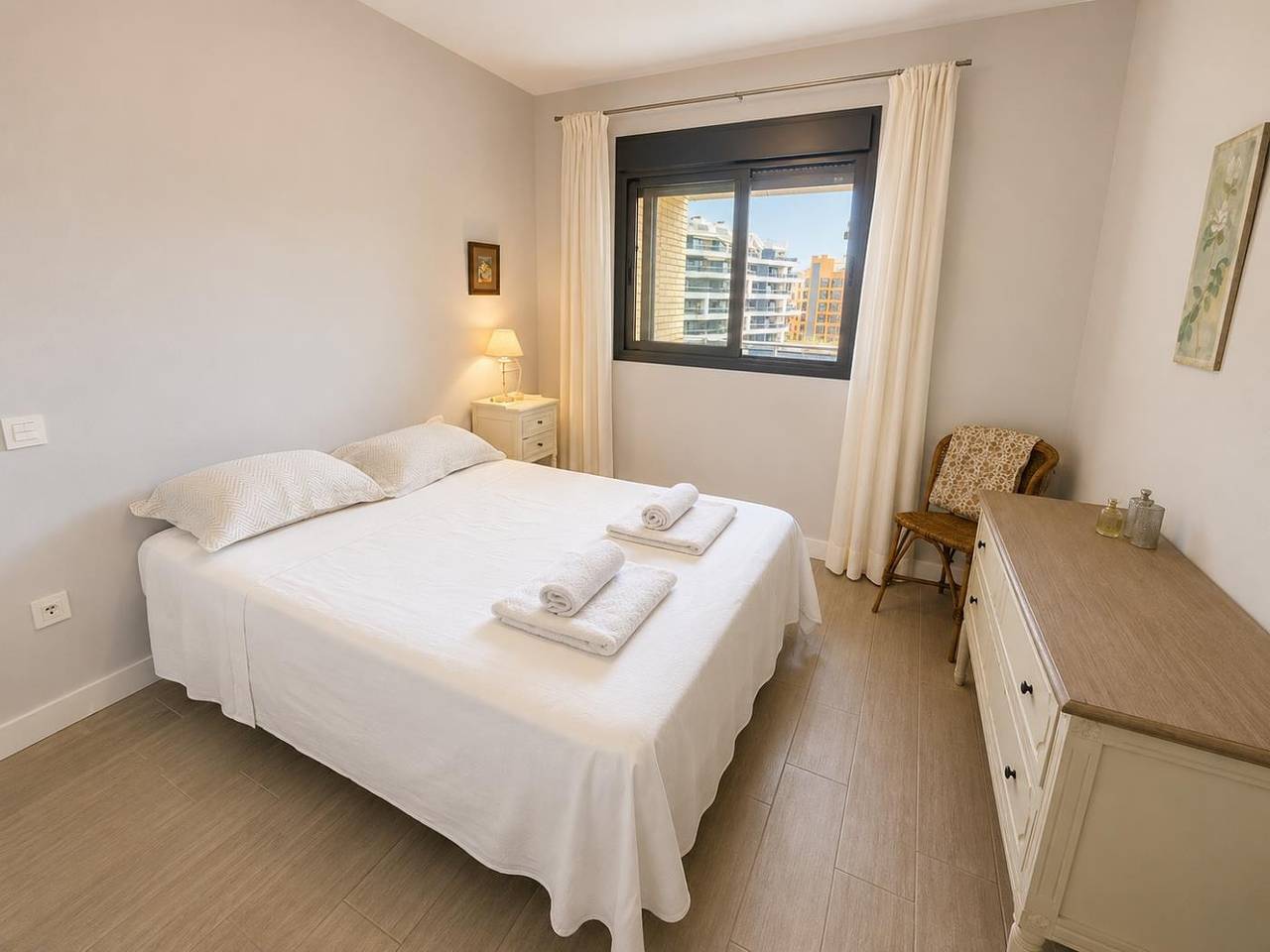 Stylish Apartment with Pool & Parking near San Juan Beach Pau 5, foto 12