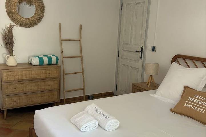 Location de vacances pour 10 personnes, avec terrasse ainsi que jacuzzi et jardin à La Môle - 4