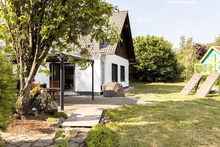 Ferienwohnung für 5 Personen, mit Terrasse und Garten sowie Sauna und Ausblick in Lüdenscheid