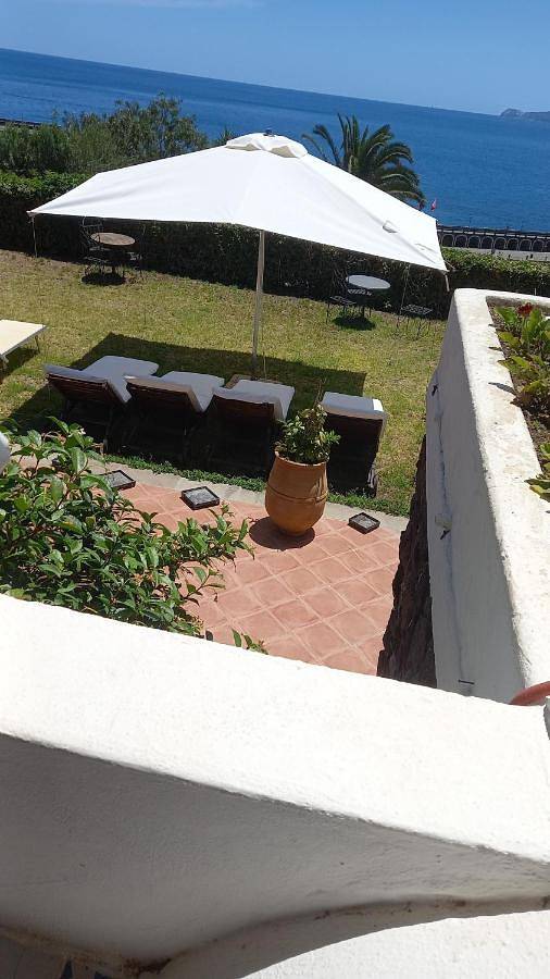 Chambre d’hôte pour 4 personnes, avec terrasse et jardin à Santa Marina Salina - 4