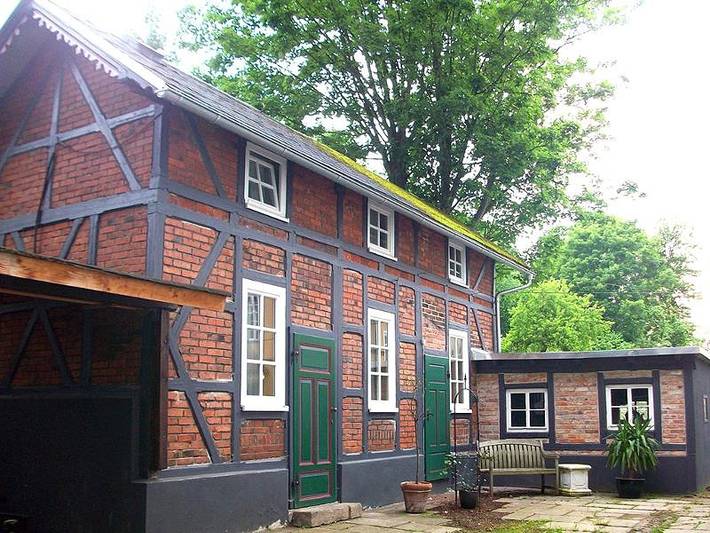 Ferienwohnung für 2 Personen, mit Terrasse und Garten in Ilmenau