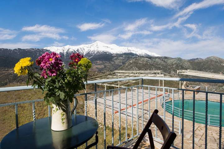 Vacation apartment for 5 people, with yard in Sparta Municipality