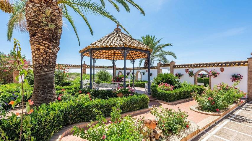 Casa rural para 12 personas, con balcón/terraza y piscina, Se admiten mascotas en Lora del Río - 3