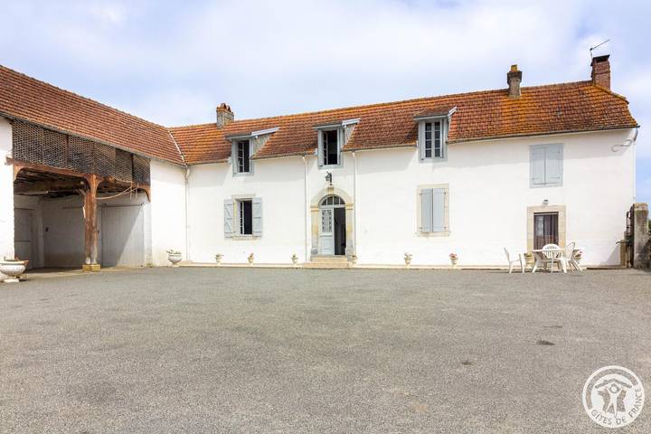 Gîte pour 2 personnes, avec jardin dans les Hautes-Pyrénées - 2