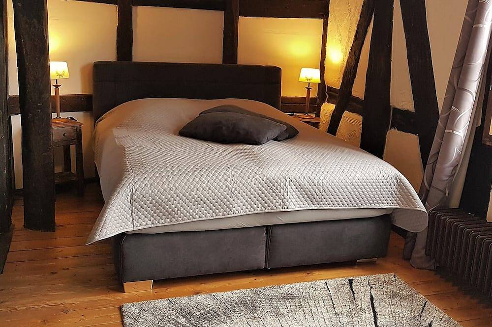 Ganze Wohnung, In der Wetterburg /Ferien im Mittelalter-Ritterzeit  Bad Arolsen Twistesee 130qm in Bad Arolsen, Twistesee
