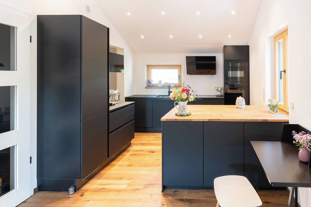 Ganze Wohnung, Freundliche Ferienwohnung mit Ausblick in Aying, Oberbayern