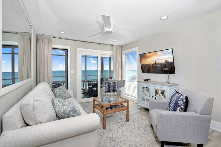 Vacation rental for 7 people, with pool and balcony in Garden City (SC)