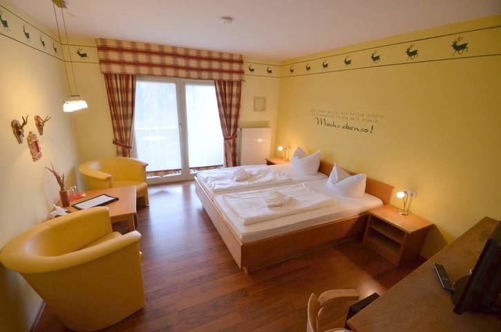 Hotel für 2 Personen, mit Balkon und Terrasse sowie Garten und Sauna in Grafenwiesen - 4
