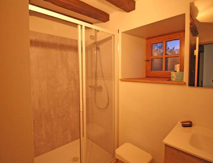 Location de vacances pour 8 personnes, avec jardin à La Geneytouse - 2