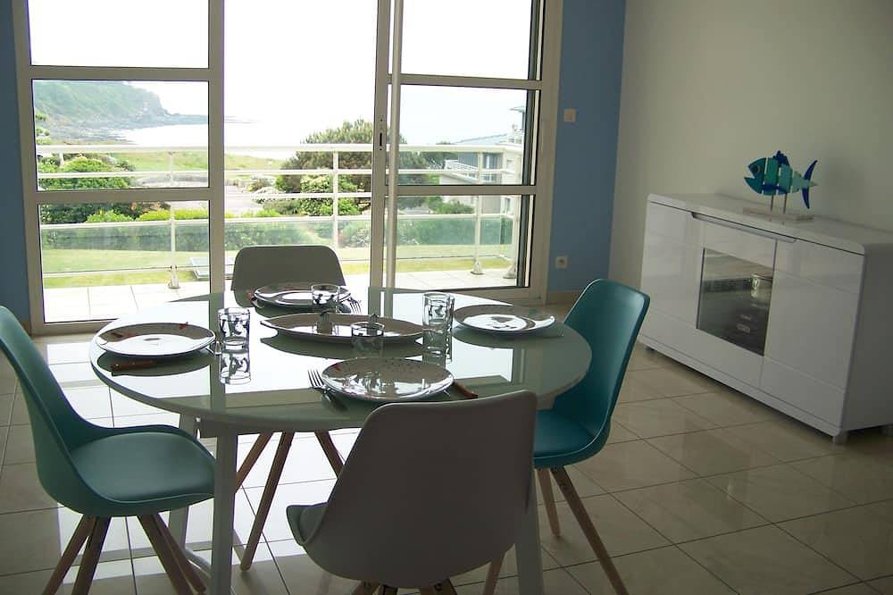 Appartement entier, Bel appartement avec vue mer depuis le balcon in Granville, Côte de la Déroute