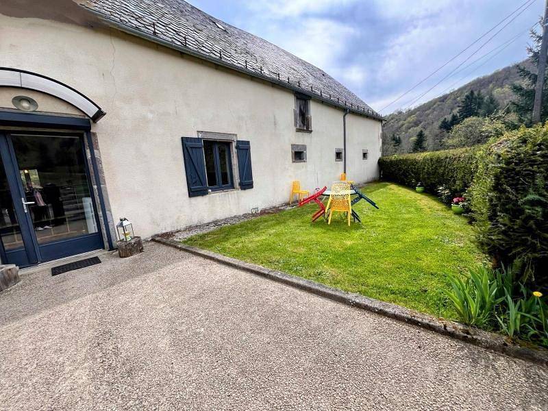 Fermette Auvergnate in La Tour-d'Auvergne, Parque Natural Regional Volcans d'Auvergne