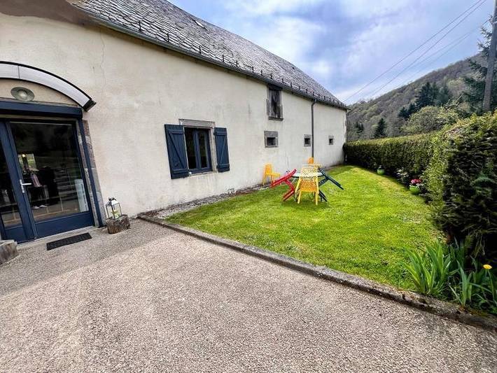 Gîte pour 6 personnes, avec jardin à La Tour-d'Auvergne - 4