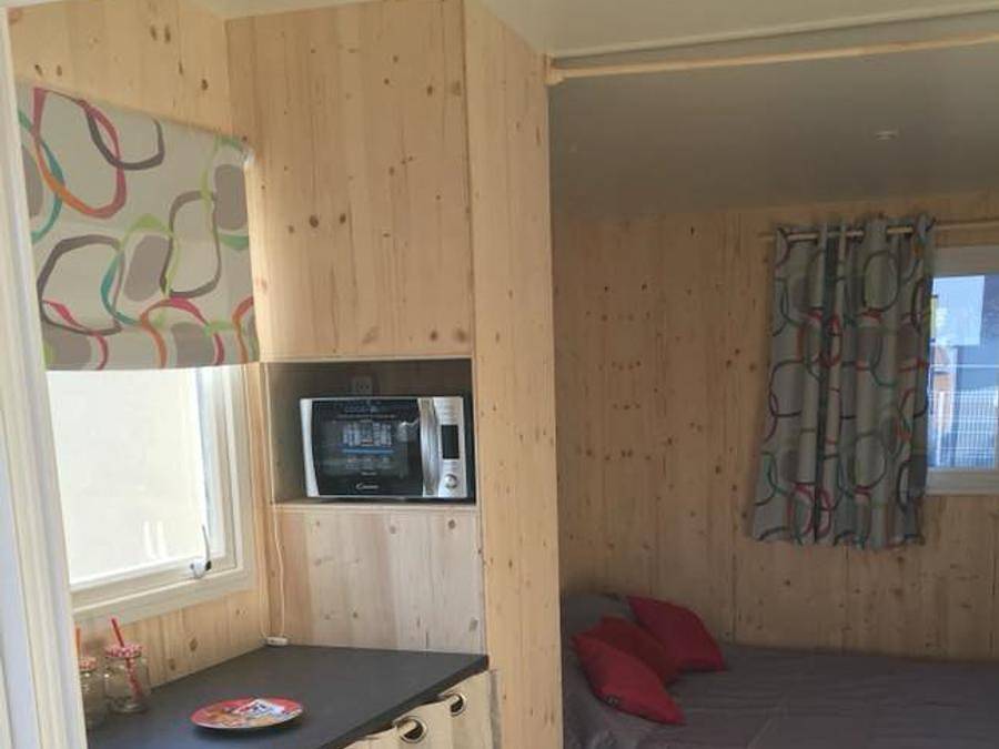 Camping Le Val de Durance - Bungalow de lona 6 personas - Bungalow de lona | 2 Dormitorios | 4/6 Personas | Sin baño | Aire acondicionado in Cadenet, Parque natural regional del Luberon