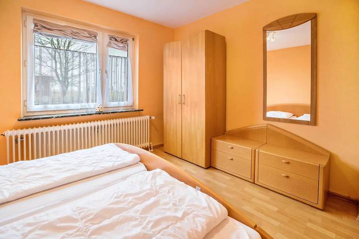 Das Ferienhaus am Siel befindet sich im Warfendorf Nesse und bietet alles, was Sie für einen erholsamen Urlaub benötigen. in Nessa (Allemagne), Dornum