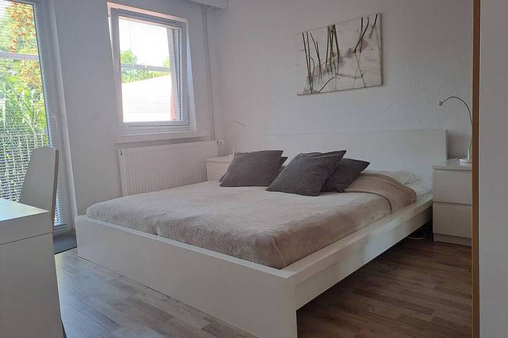 Entire apartment, Right on the lake - plenty of space for family & friends, modern, terrace, boat rental in Strasen, Wustrow (Mecklenburg Lakes)