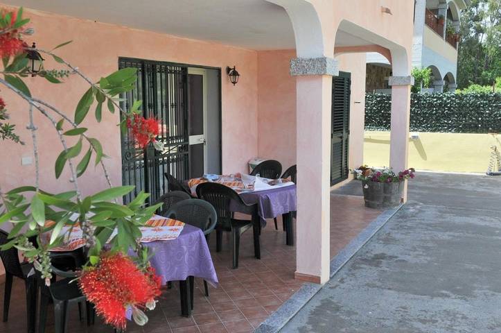 B&b per 2 persone, con terrazza e giardino, con animali domestici in Posada