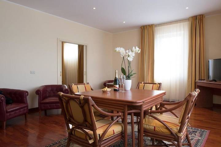 Hôtel pour 4 personnes, avec piscine ainsi que vue et jardin à Corato - 4