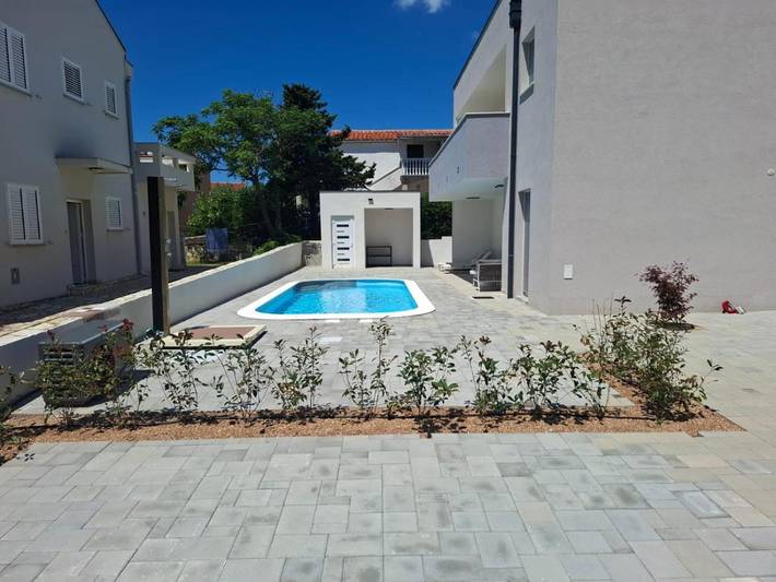 Villa für 6 Personen, mit Ausblick und Terrasse sowie Pool, mit Haustier in Povljana - 3