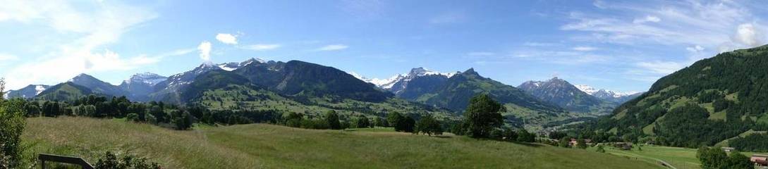 Hôtel pour 2 personnes, avec jardin ainsi que vue et terrasse, animaux acceptés à Aeschi bei Spiez