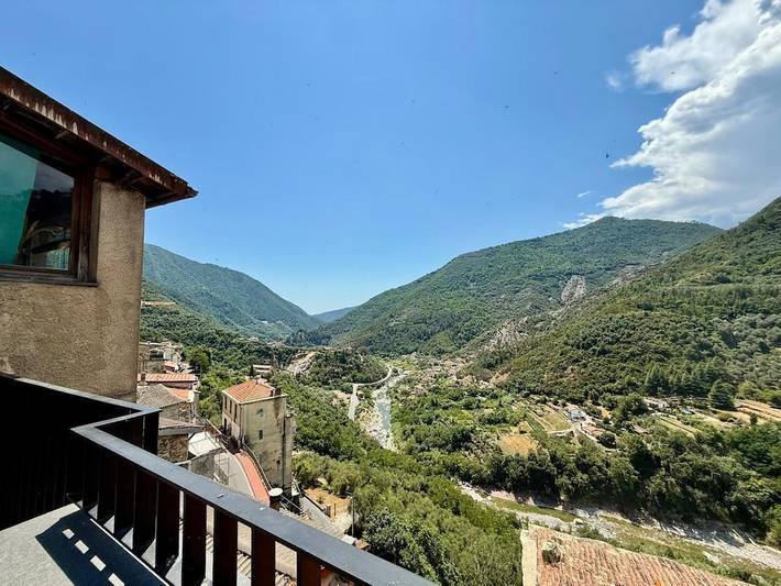 Ferienhaus für 2 Personen, mit Terrasse und Ausblick in Montalto Ligure