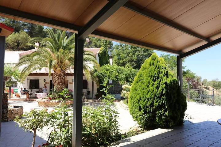 Casa rural para 4 personas, con vistas además de piscina y jardín, Se admiten mascotas en Quesada - 4