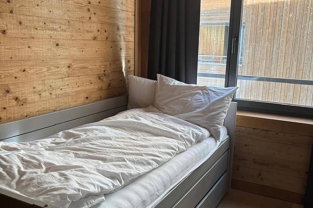 Ganze Wohnung, 2-bedroom apartment in serene Andermatt perfect for your getaway, with pool in Andermatt, Skiarena Andermatt-Sedrun