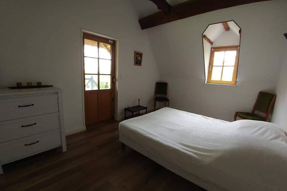 Encantadora casa del siglo 18 restaurado con parque in Nassandres, Región de Bernay