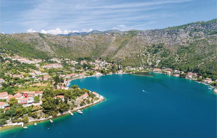 Ganze Ferienwohnung, Geräumig, 2 km vom Strand entfernt: WLAN, Klimaanlage, Pool und Küche – der perfekte Urlaubsort! in Zaton, Grad Dubrovnik