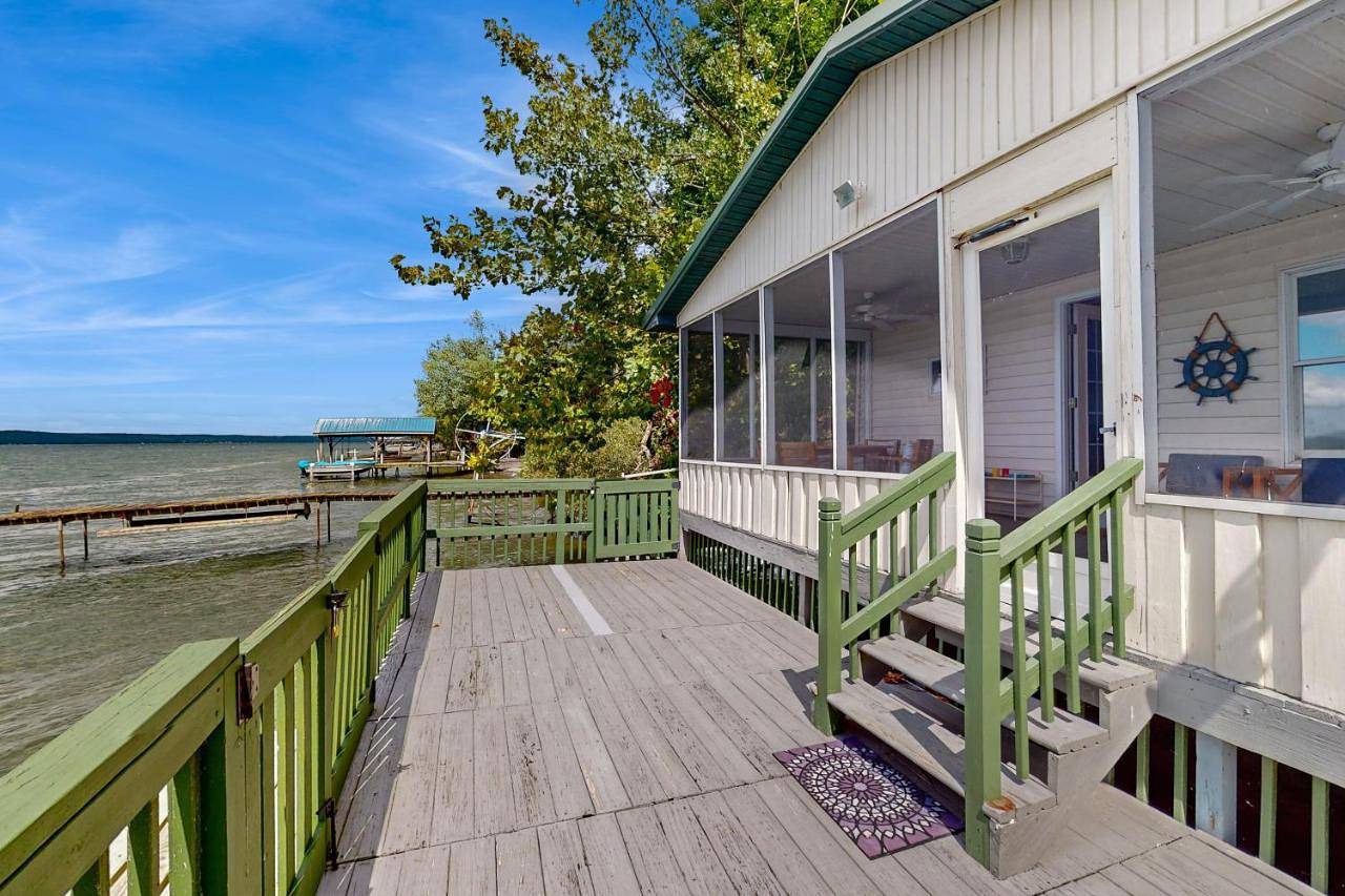 Cozy & Quiet Lakeside Retreat in Cayuga Lake