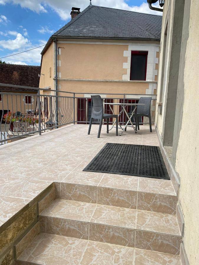 Location de vacances pour 6 personnes, avec terrasse et vue, animaux acceptés à Dampierre-sous-Bouhy - 3