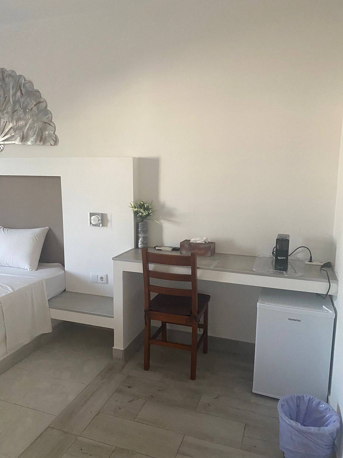 Zimmer 'South Side Guesthouse - Quarto I' mit Gemeinschaftspool, Wlan und Klimaanlage in Quelfes, Parque Natural da Ria Formosa