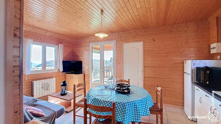 Gîte pour 5 personnes, avec balcon et vue dans Lac Chambon - 3