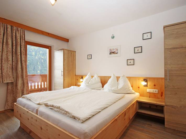 Ferienwohnung für 8 Personen, mit Balkon und Terrasse sowie Garten und Ausblick in Pettneu am Arlberg - 3