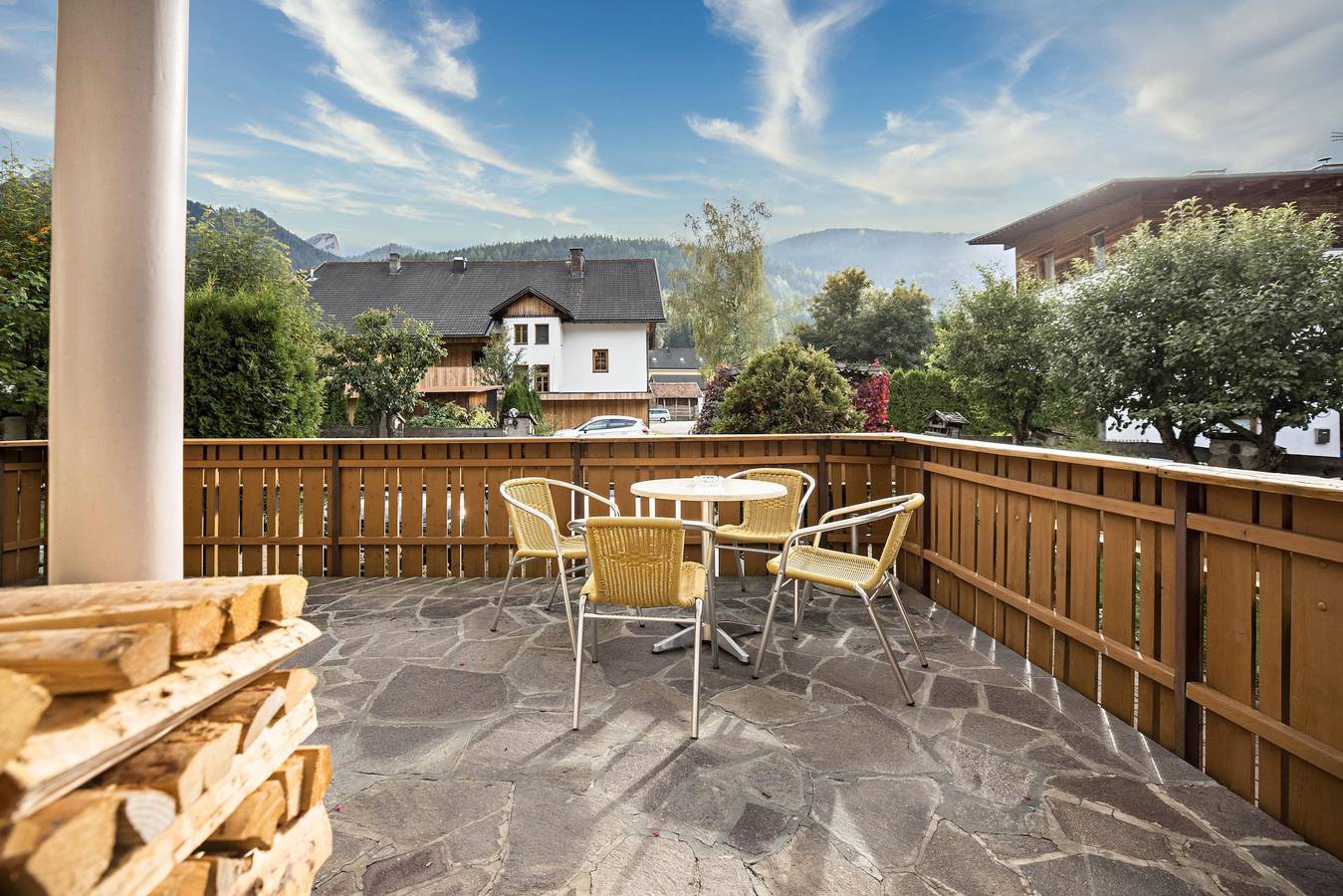 Appartamento intero, Appartamento "Hofer Sandra" con vista sulle montagne, Wi-Fi, terrazza e giardino in Lago di Braies, Villabassa e dintorni