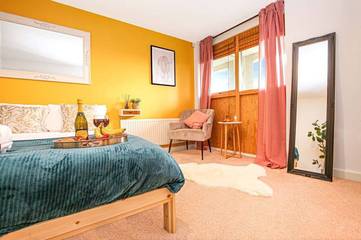 Apartment for 5 People in Milton Keynes, South East England, Photo 3