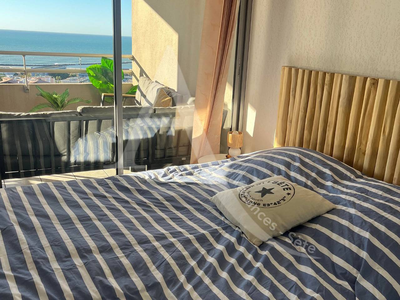 Appartement entier, 355 / T3 Vue Mer Degagée Avec Piscine Et Garage in Mont Saint-Clair, Sète