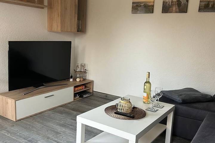 Ferienwohnung für 4 Personen, mit Terrasse und Garten in Upgant-Schott