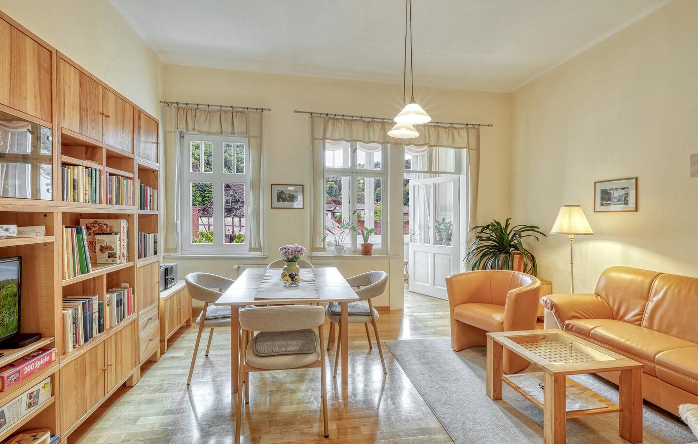 Ganze Ferienwohnung, Obergeschosswohnung mit Terrasse & Parkplatz, 700m zum Stadtzentrum Friedrichroda in Friedrichroda, Rennsteig