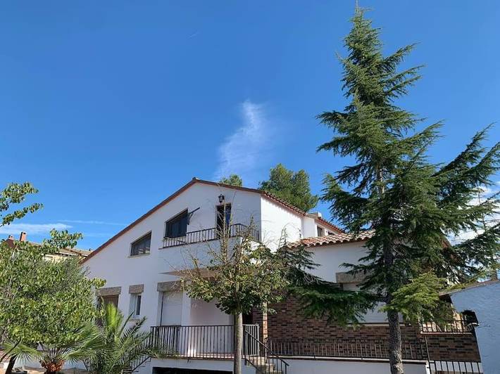 Casa rural para 10 personas, con balcón además de jardín y jacuzzi en Conca de Barberà - 2