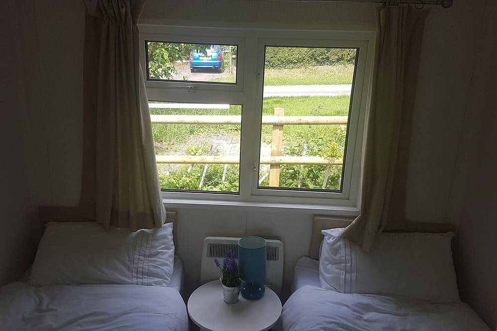 Luxury Pine Wood Lodge, situated in beautiful Dorset Countryside,attractions nr in Dorset