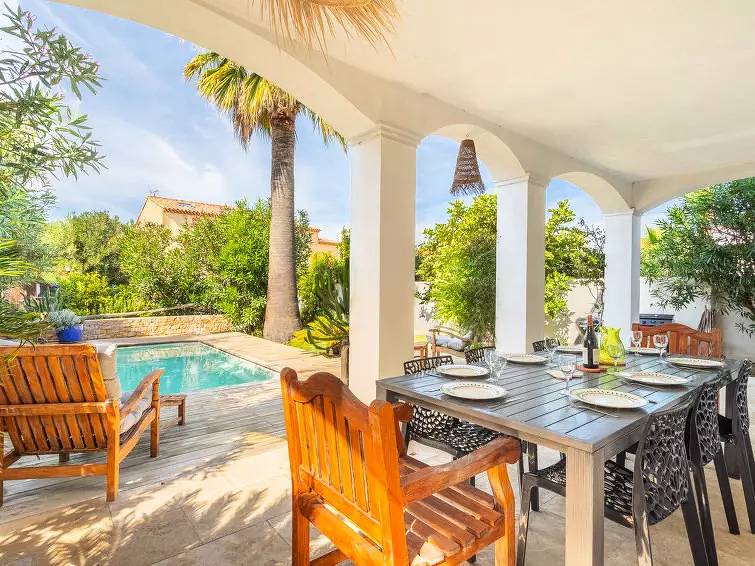 Maison 8 Personnes in Le Brusc, Six-Fours-les-Plages