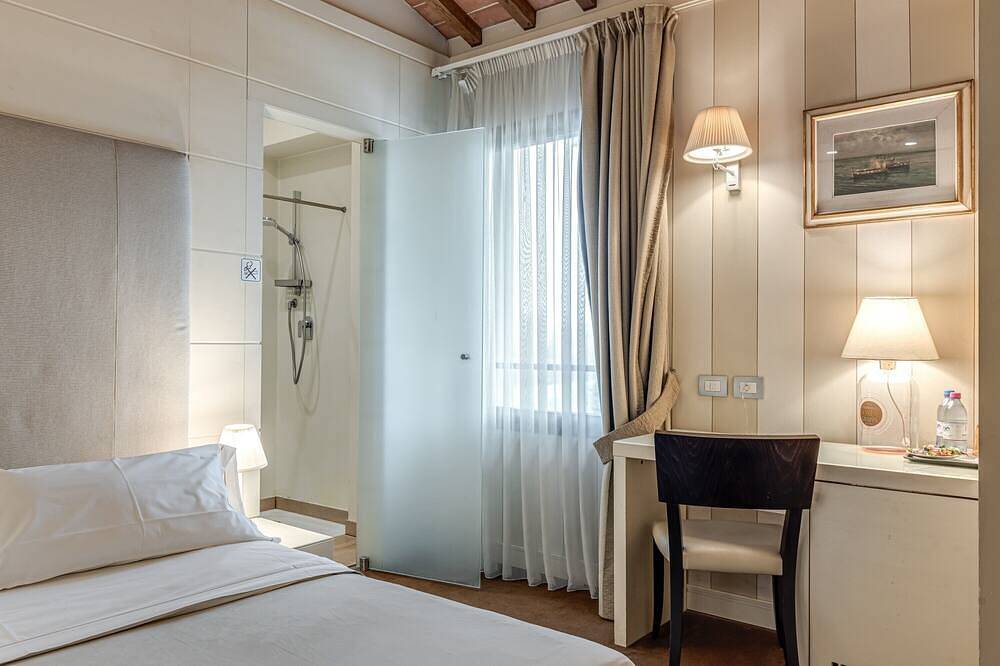 Entire apartment, Molo 73 Elba Room - Breakfast and Parking in Empoli, Florence Province