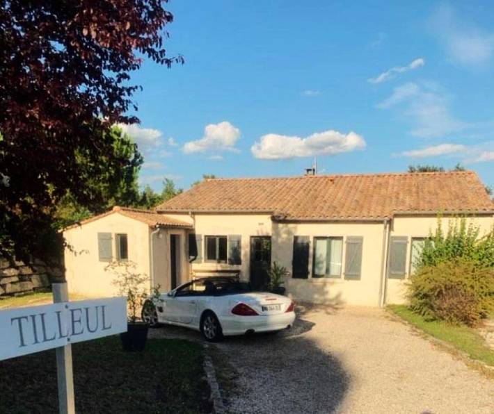 Location de vacances pour 6 personnes, avec piscine ainsi que jardin et jacuzzi à Chalais - 2