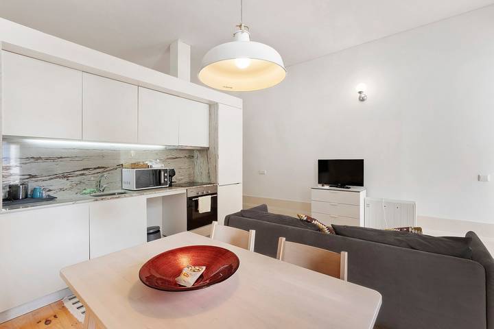 Breiner House Porto Holiday Home with Balcony, Wi-Fi and Air Conditioning in Cedofeita, Porto