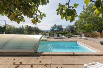 Ferienwohnung für 6 Personen, mit Seeblick und Balkon sowie Garten, kinderfreundlich in der Ardèche