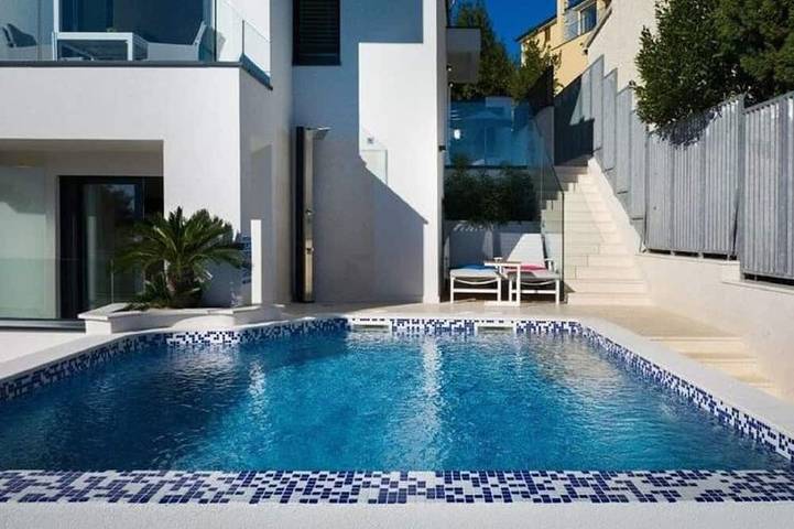 Ferienhaus für 6 Personen, mit Pool und Terrasse in Pjescana Uvala