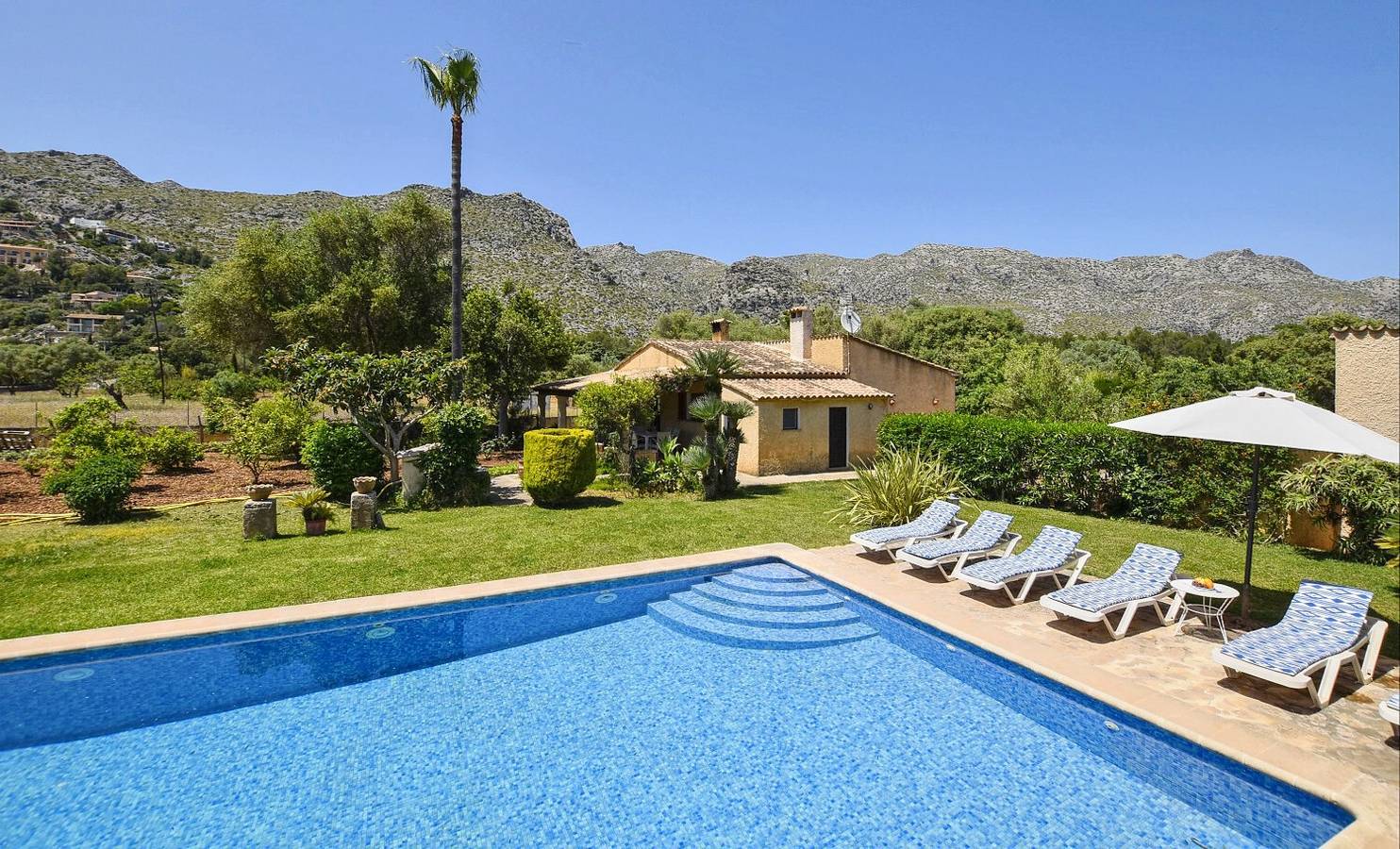 Holiday Home 'Tonina' with Mountain View, Private Pool and Wi-Fi in Pollença, North Majorca