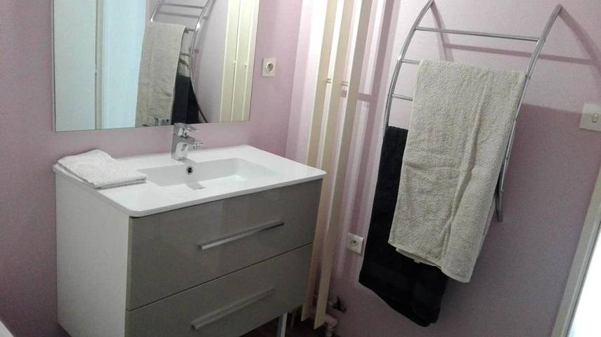 Gîte pour 5 personnes, avec vue à Hauteville-Lompnes - 2